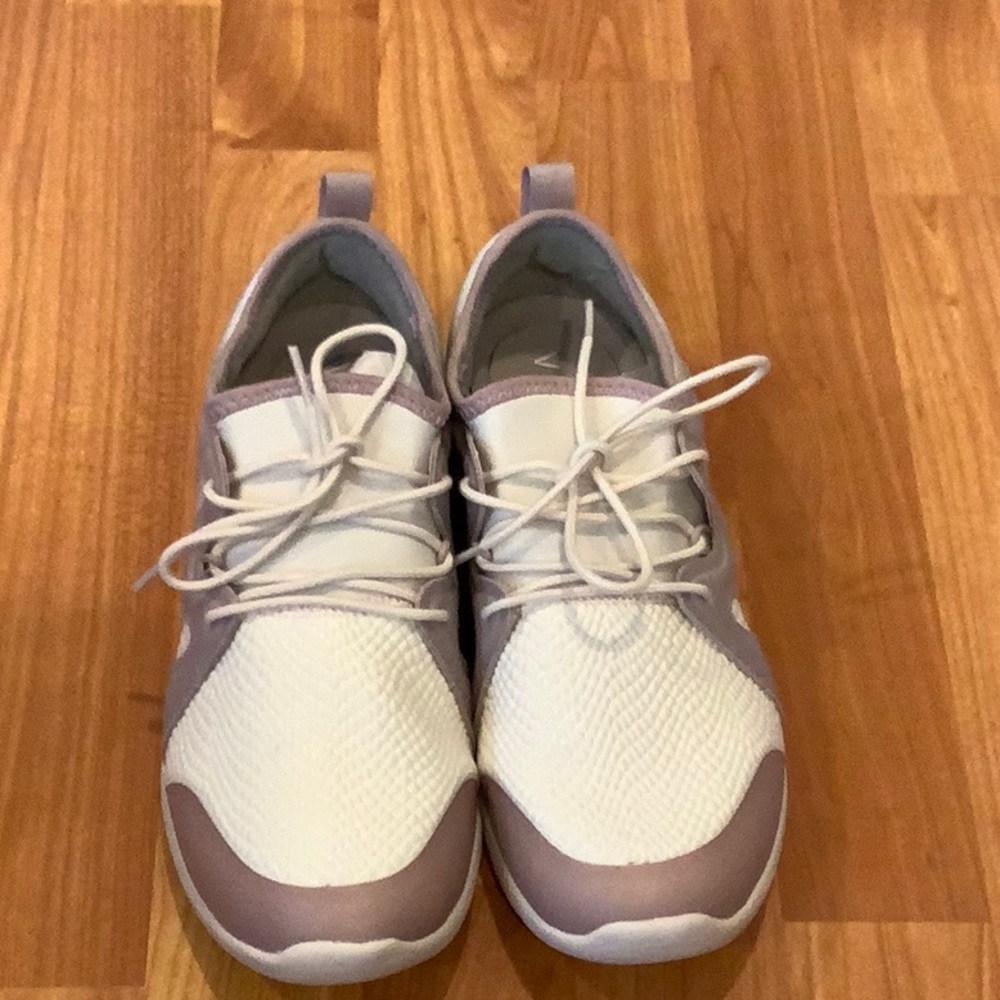 Vionic sneakers